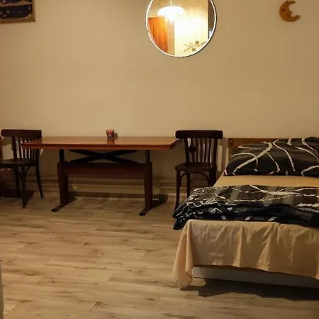 Privat In Old Family House Kwatera prywatna